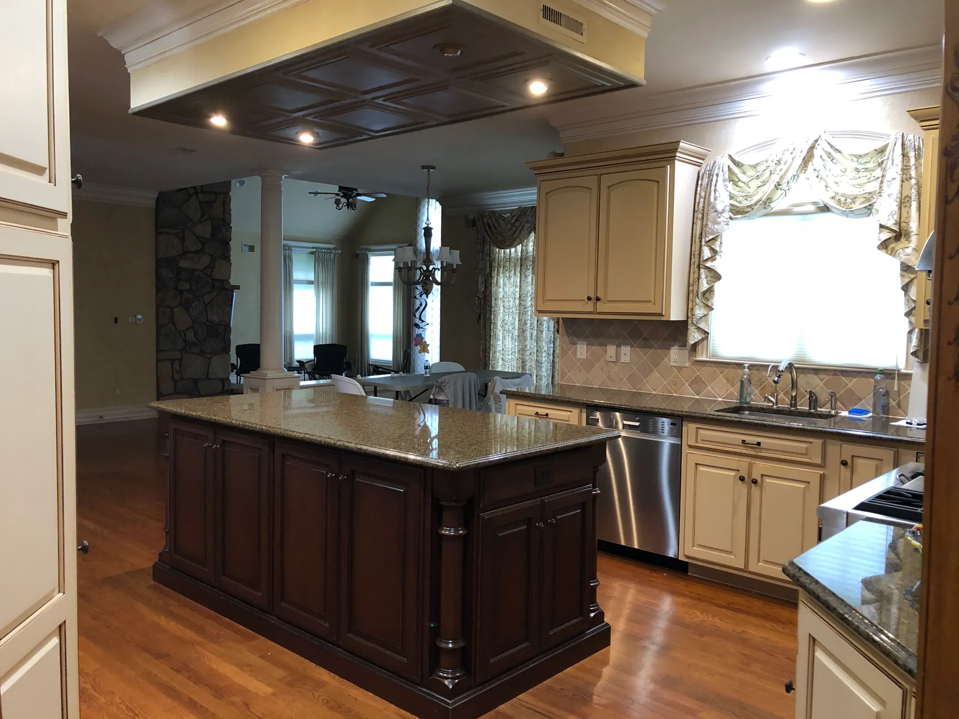 Kitchen toward the family room before renovation
